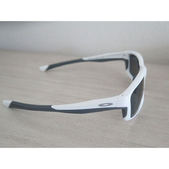 Oakley OO9247-07 Men's Matte White/Grey Chainlink Polarized Sunglasses $150 - Picture 10 of 11